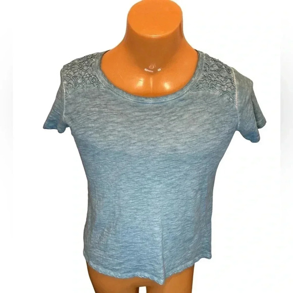 Hannah Women’s Blue Marbled Tee with Crocheted Top. Size M Measurements in pic - Picture 1 of 9